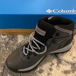 BNIB Columbia Newton Ridge Plus Hiking Boots